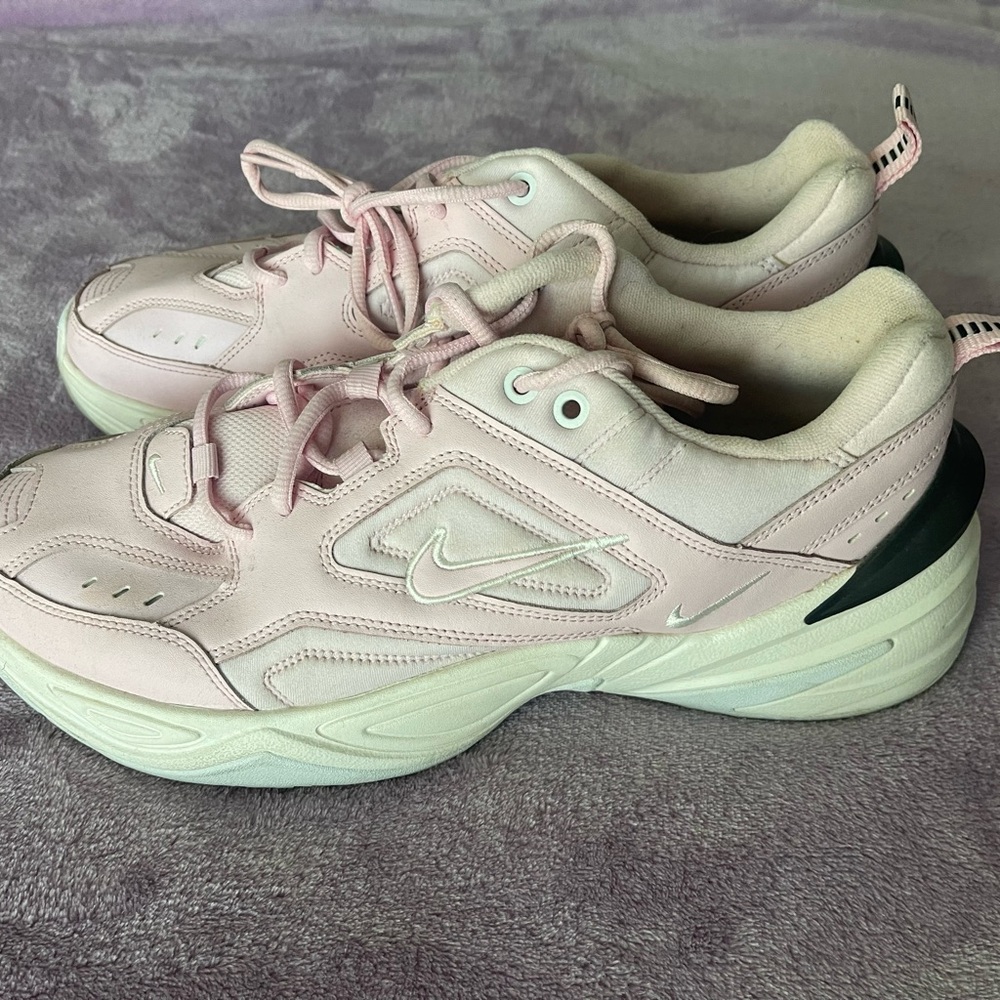 Nike Monarch Pink